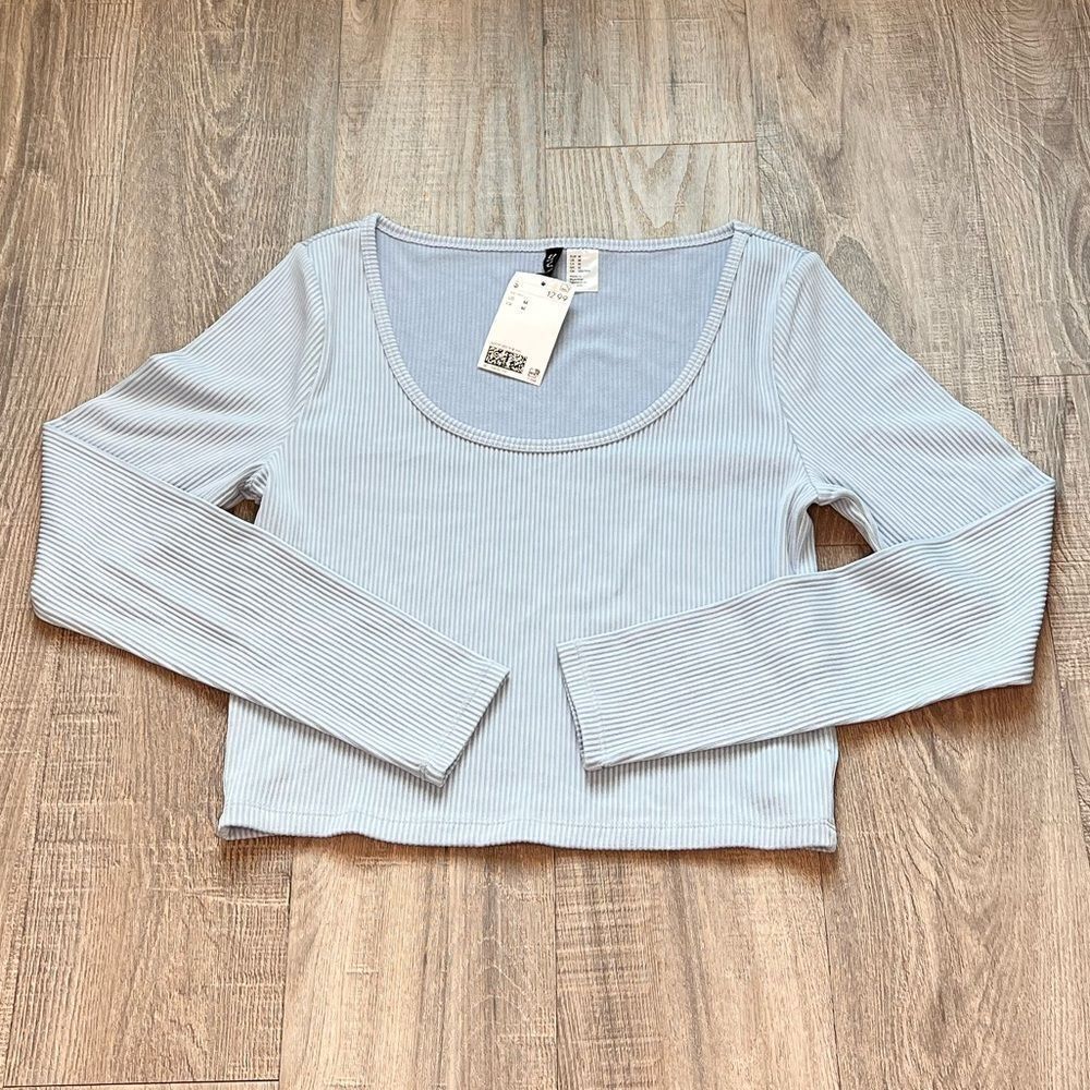 Cropped long sleeve top